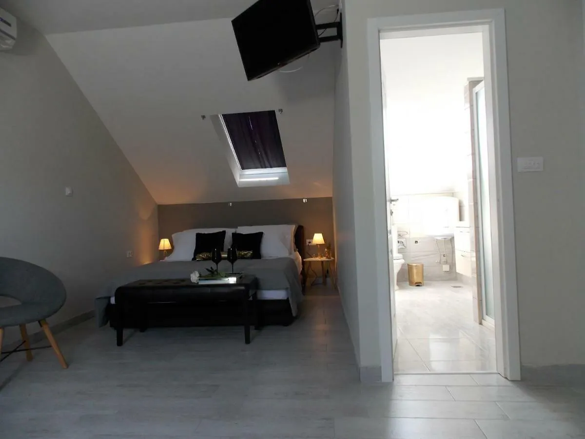 Split Center Apartment