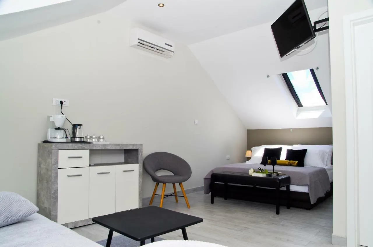 Split Center Apartment